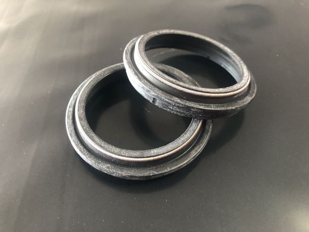 Obrázek prachovky před.tlumiče - 48mm (pár)